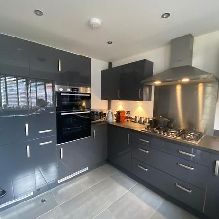 New Modern King Size Room With Ensuite And Parking Manchester Bagian luar foto