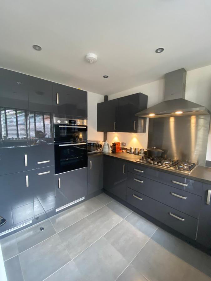 New Modern King Size Room With Ensuite And Parking Manchester Bagian luar foto