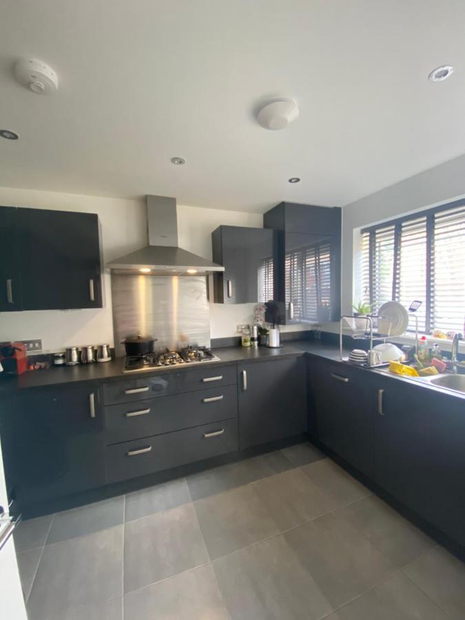 New Modern King Size Room With Ensuite And Parking Manchester Bagian luar foto