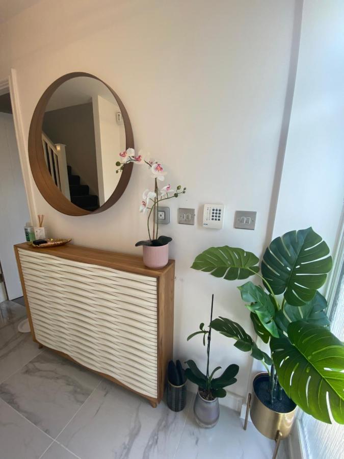 New Modern King Size Room With Ensuite And Parking Manchester Bagian luar foto
